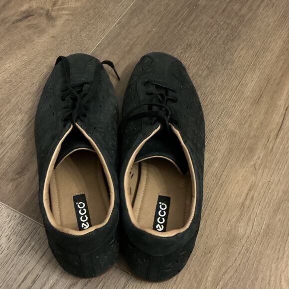 Ecco Black Casual Perforated Sneakers Shoes Size 41 EU/ 10.5 US Woman’s - Picture 8 of 9